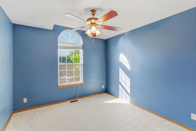 2720 N Beacon Hill, Wichita, KS 67220