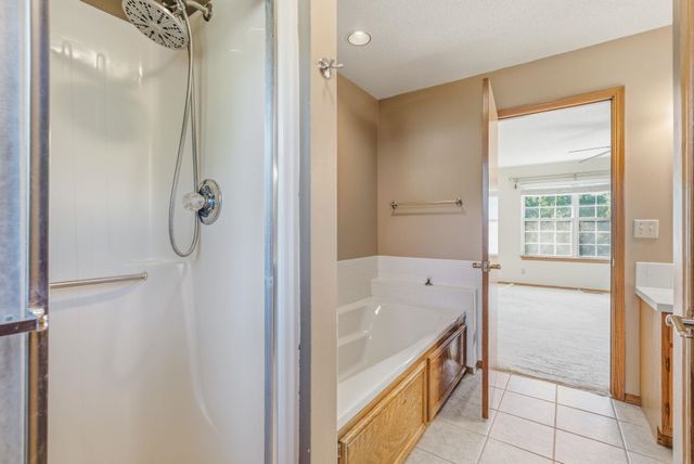 2720 N Beacon Hill, Wichita, KS 67220