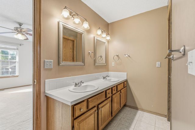 2720 N Beacon Hill, Wichita, KS 67220