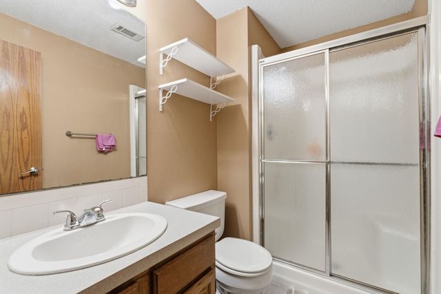 2720 N Beacon Hill, Wichita, KS 67220