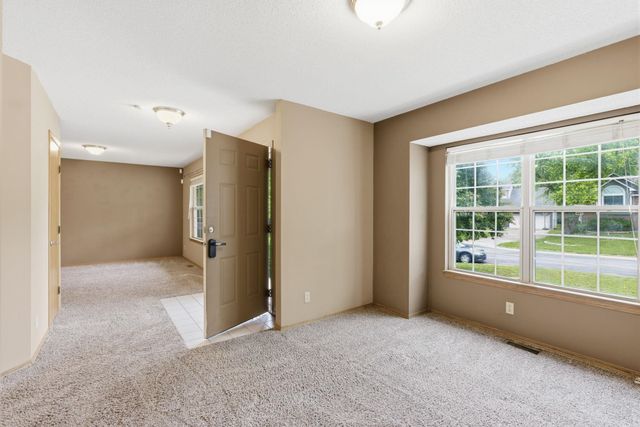 2720 N Beacon Hill, Wichita, KS 67220