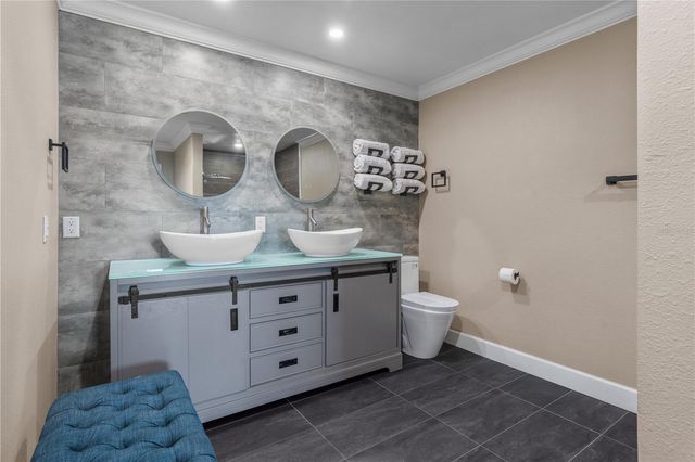 3105 S LAKESHORE COURT, Eustis, FL 32726