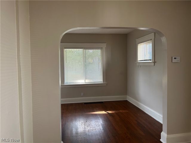 3961 E 53rd Street, Newburgh Heights, OH 44105