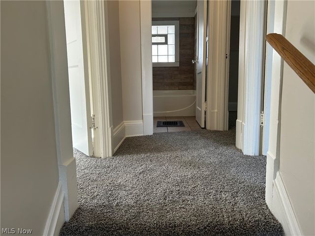 3961 E 53rd Street, Newburgh Heights, OH 44105