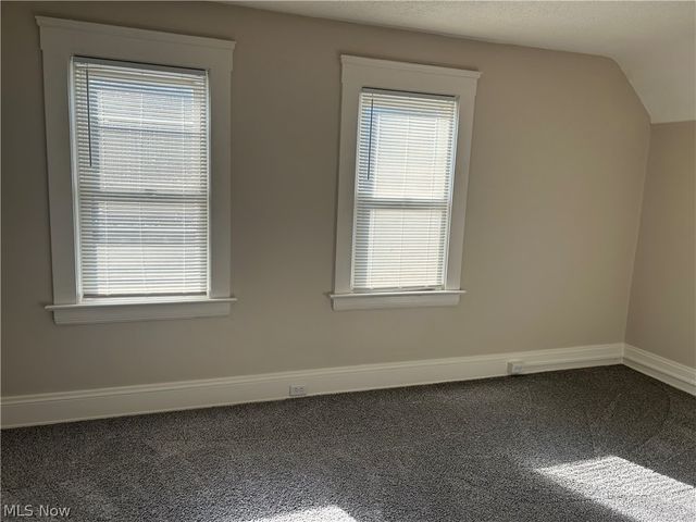 3961 E 53rd Street, Newburgh Heights, OH 44105
