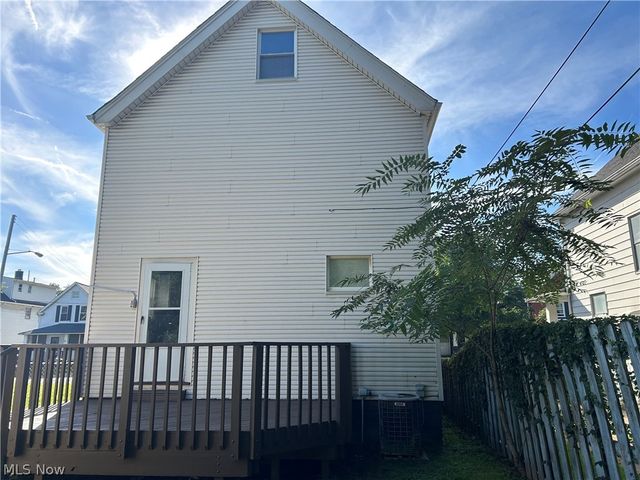 3961 E 53rd Street, Newburgh Heights, OH 44105