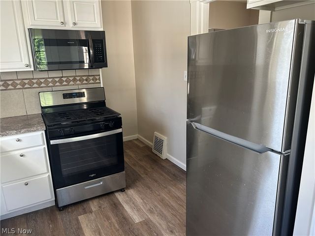 3961 E 53rd Street, Newburgh Heights, OH 44105