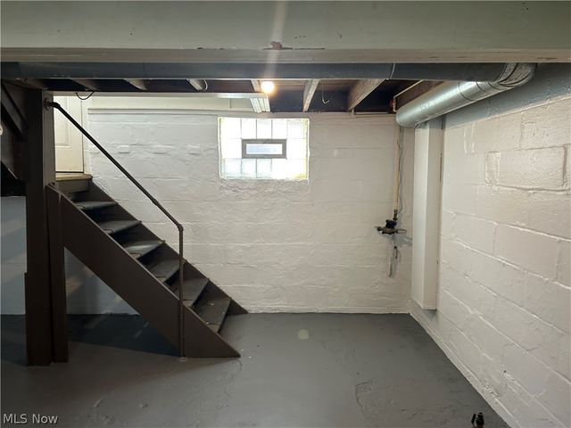 3961 E 53rd Street, Newburgh Heights, OH 44105