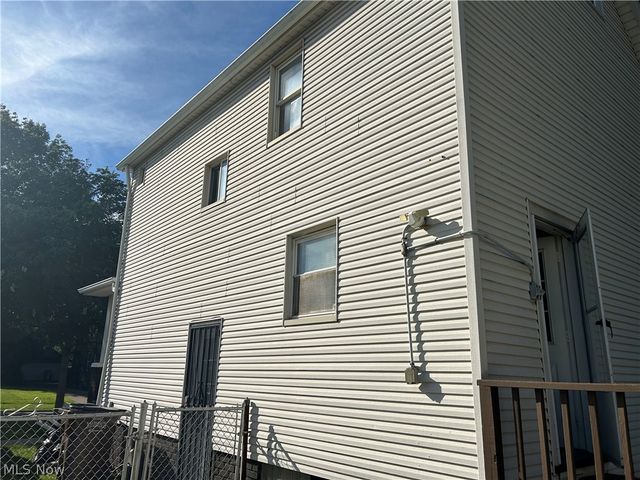 3961 E 53rd Street, Newburgh Heights, OH 44105