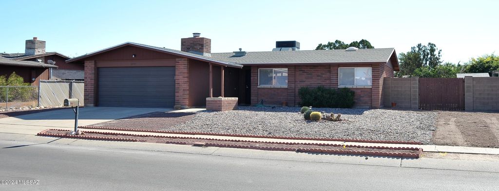 3777 W Horizon Hills Drive, Tucson, AZ 85741
