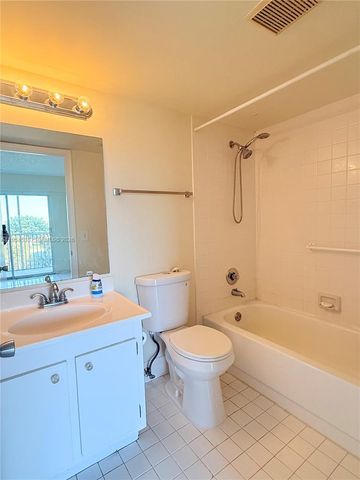 850 SW 133rd Ter 416B, Pembroke Pines, FL 33027