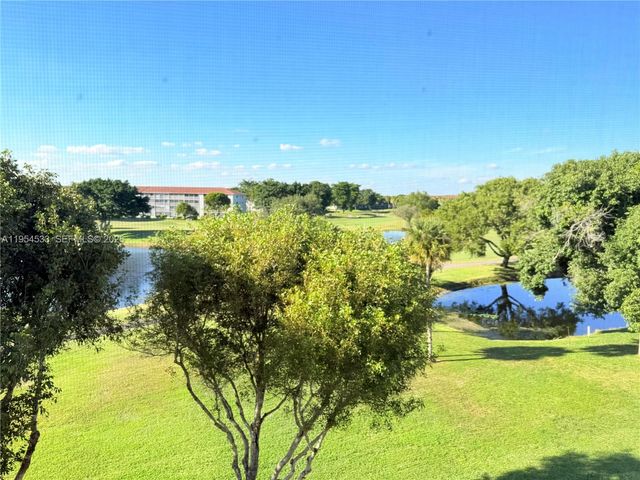 850 SW 133rd Ter 416B, Pembroke Pines, FL 33027