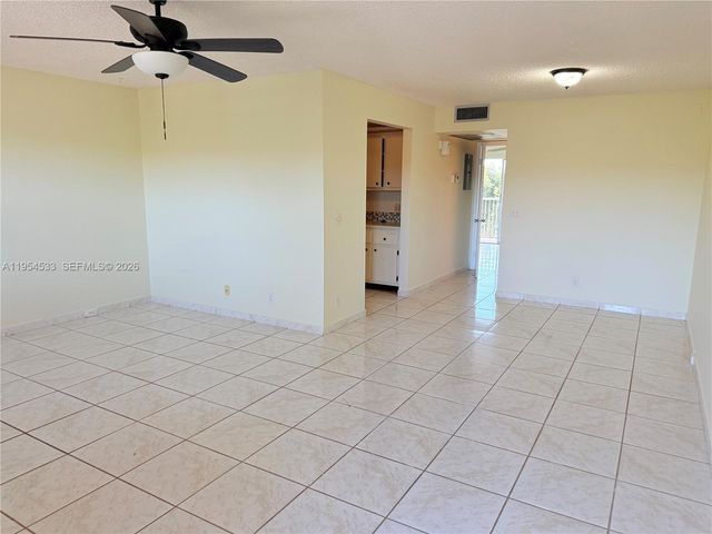 850 SW 133rd Ter 416B, Pembroke Pines, FL 33027