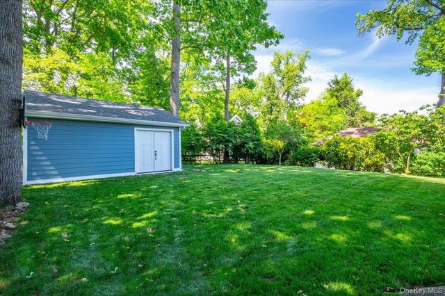 18 Wildwood Road, Larchmont, NY 10538