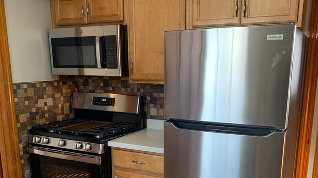 2513 S 18th Avenue, Broadview, IL 60155