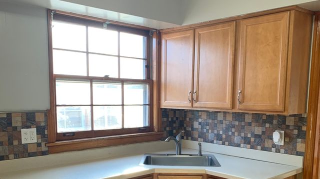 2513 S 18th Avenue, Broadview, IL 60155