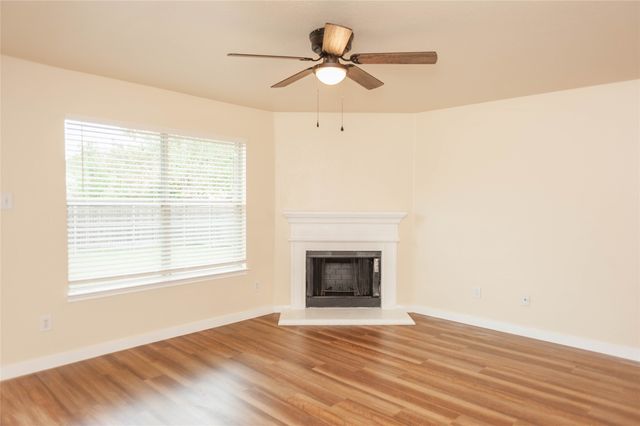 108 Hollow Tree Drive, Red Oak, TX 75154