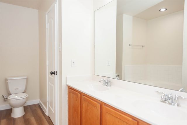 108 Hollow Tree Drive, Red Oak, TX 75154