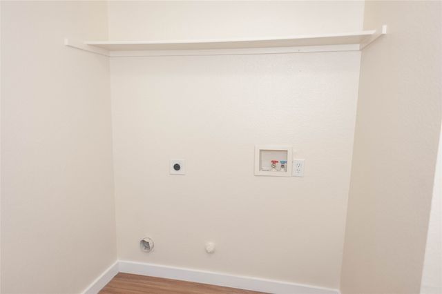 108 Hollow Tree Drive, Red Oak, TX 75154