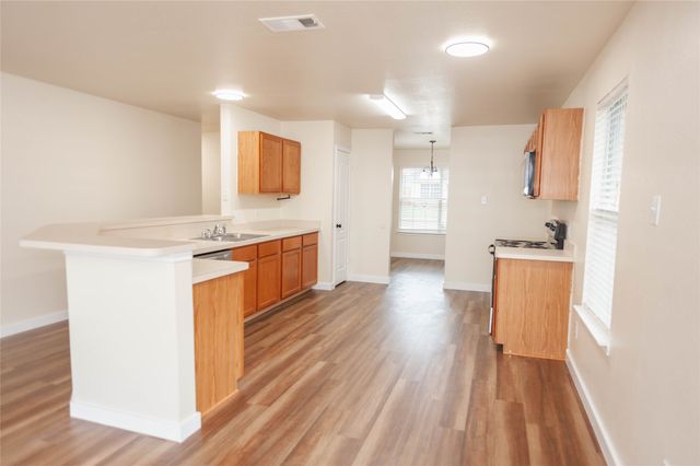 108 Hollow Tree Drive, Red Oak, TX 75154