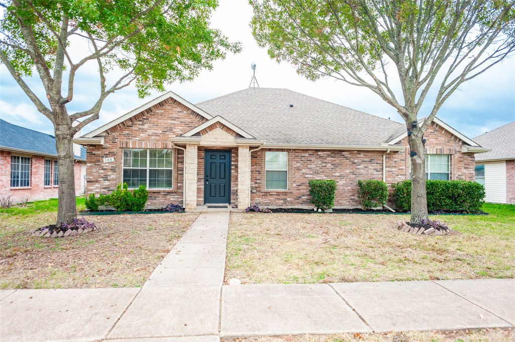 108 Hollow Tree Drive, Red Oak, TX 75154