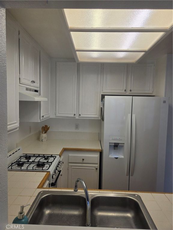 28 Pica Flor #44 44, Rancho Santa Margarita, CA 92688 — photo 4