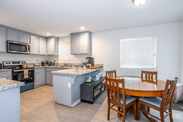 8405 Pioneer Drive, Bakersfield, CA 93306