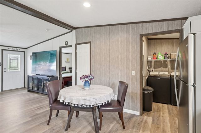 996 Monaca Rd, Center Twp, PA 15061