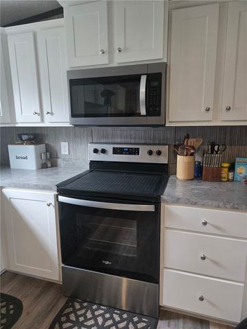 996 Monaca Rd, Center Twp, PA 15061