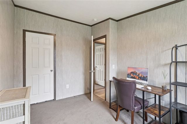 996 Monaca Rd, Center Twp, PA 15061