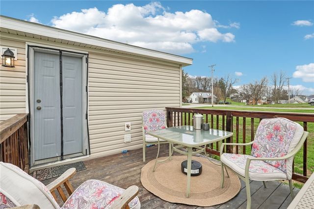 996 Monaca Rd, Center Twp, PA 15061