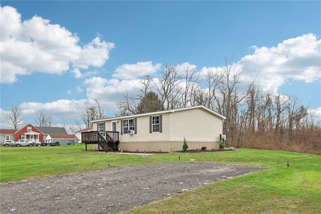 996 Monaca Rd, Center Twp, PA 15061