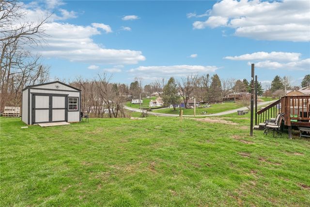 996 Monaca Rd, Center Twp, PA 15061