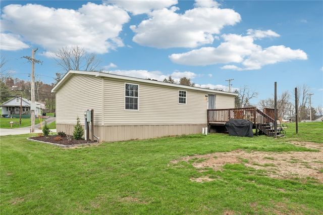 996 Monaca Rd, Center Twp, PA 15061