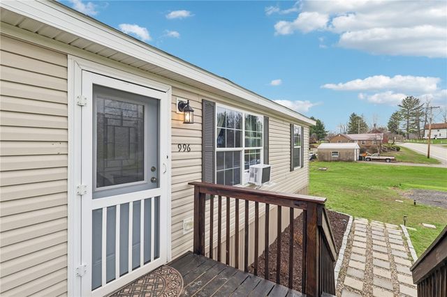 996 Monaca Rd, Center Twp, PA 15061