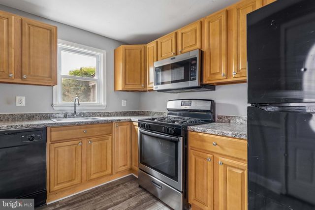 215 SAINT HELENA AVE, Dundalk, MD 21222