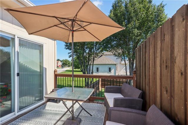 805 Cedar Ridge Drive, Raymore, MO 64083