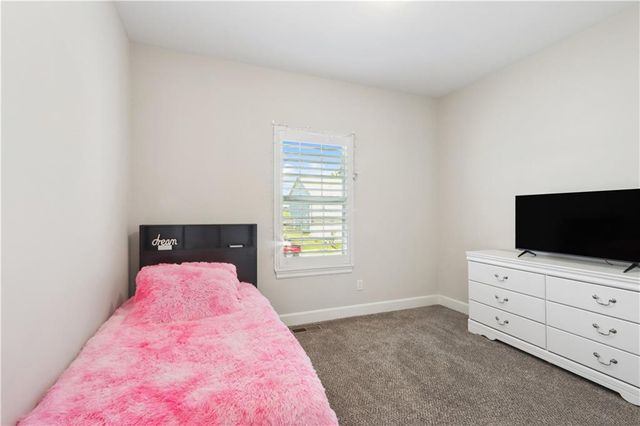 805 Cedar Ridge Drive, Raymore, MO 64083