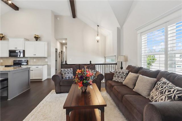 805 Cedar Ridge Drive, Raymore, MO 64083