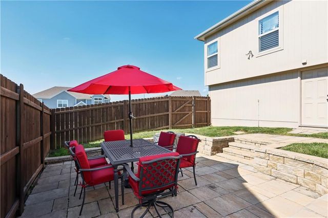 805 Cedar Ridge Drive, Raymore, MO 64083