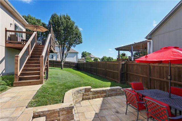 805 Cedar Ridge Drive, Raymore, MO 64083