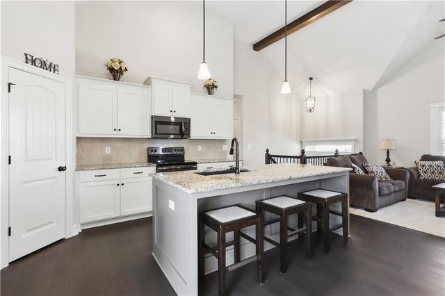 805 Cedar Ridge Drive, Raymore, MO 64083