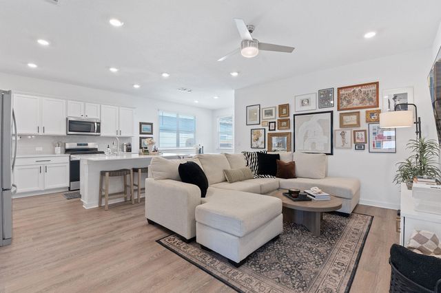 457 Agave Azul WAY, Leander, TX 78641