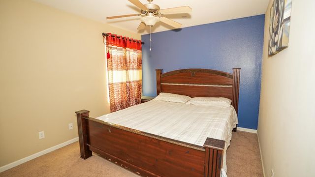 5922 E Fancher Creek Dr, Fresno, CA 93727