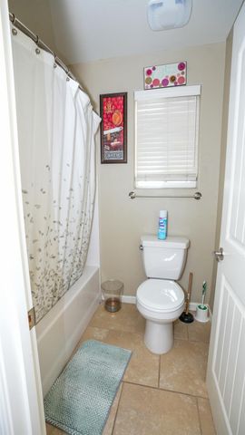 5922 E Fancher Creek Dr, Fresno, CA 93727