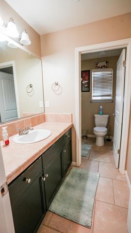 5922 E Fancher Creek Dr, Fresno, CA 93727