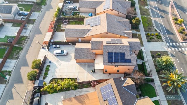 5922 E Fancher Creek Dr, Fresno, CA 93727