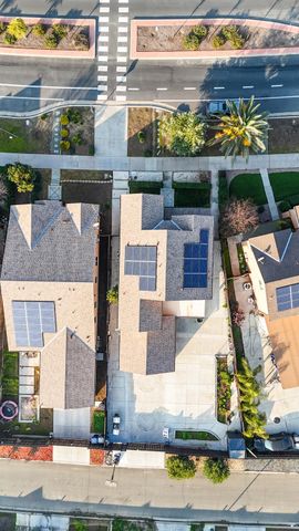 5922 E Fancher Creek Dr, Fresno, CA 93727