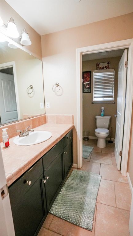 Image 22 of property listing at 5922 E Fancher Creek Dr, Fresno, CA 93727