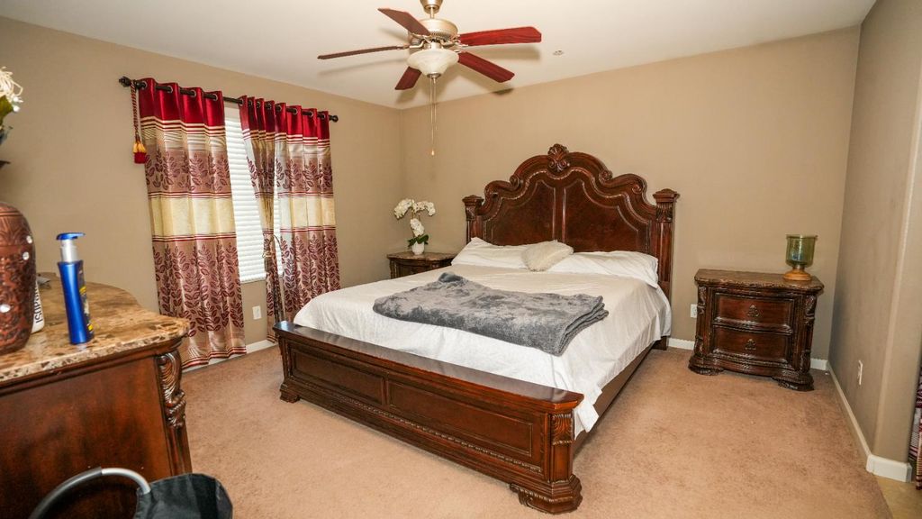 Image 23 of property listing at 5922 E Fancher Creek Dr, Fresno, CA 93727